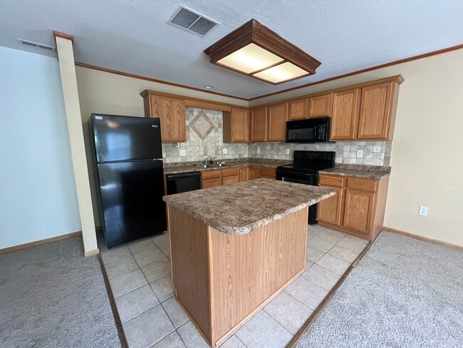 307 NE Sandalwood in Waukee, IA - Building Photo - Building Photo