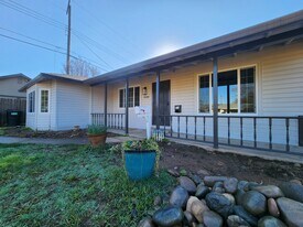 9500 Pershing Ave in Orangevale, CA - Building Photo