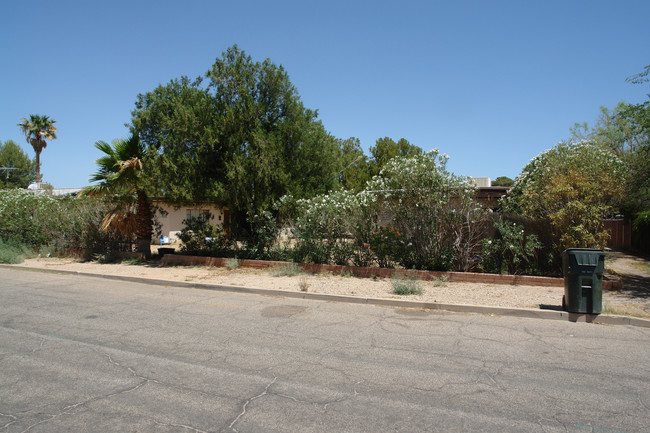 3437-3443 E Camden St in Tucson, AZ - Foto de edificio - Building Photo