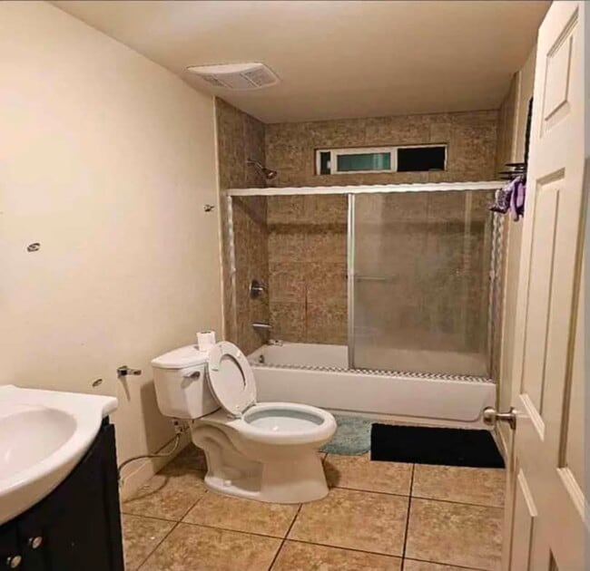 329 E 116th Pl in Los Angeles, CA - Building Photo - Building Photo