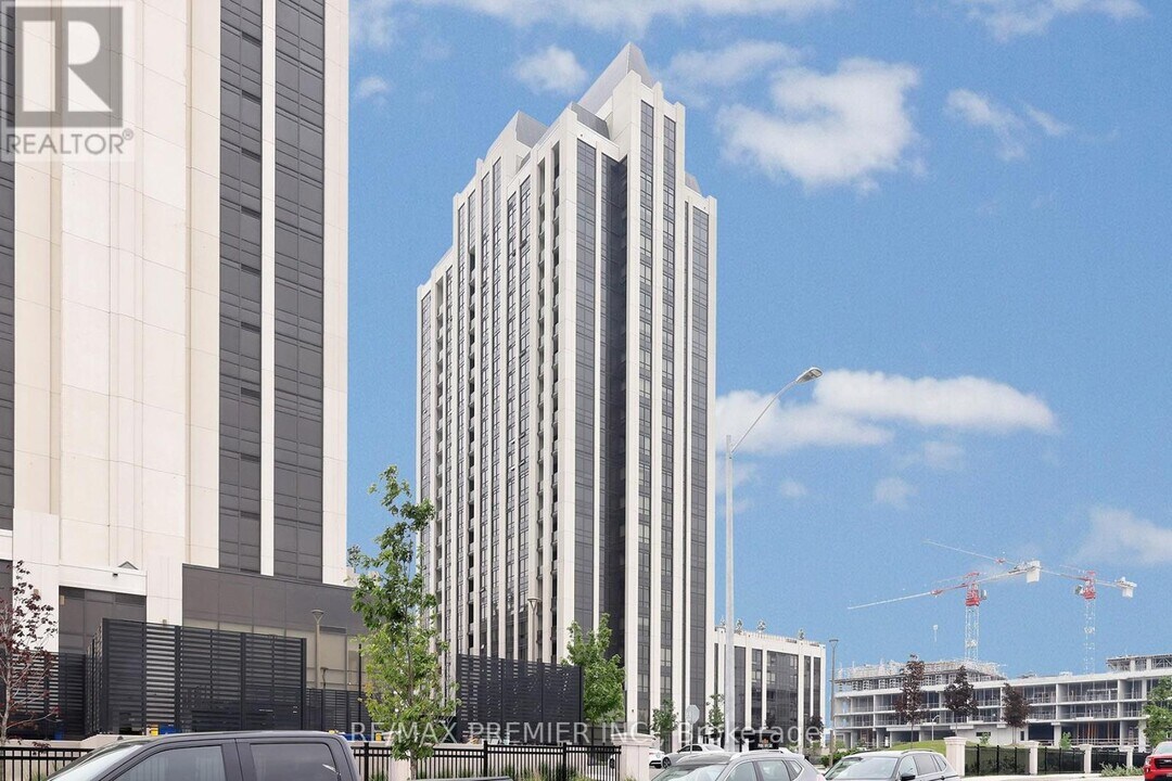 9085-9085 Jane St in Vaughan, ON - Building Photo