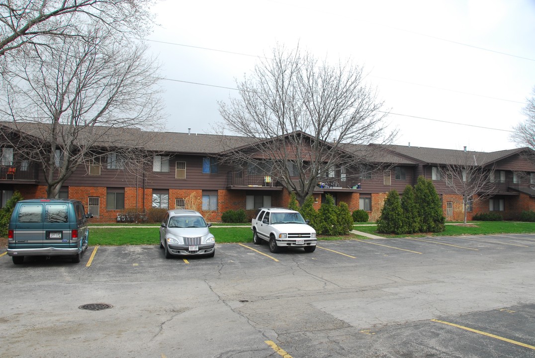 3924 W Good Hope Rd in Milwaukee, WI - Foto de edificio