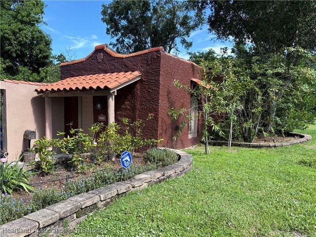 property at 2650 Lakeview Dr