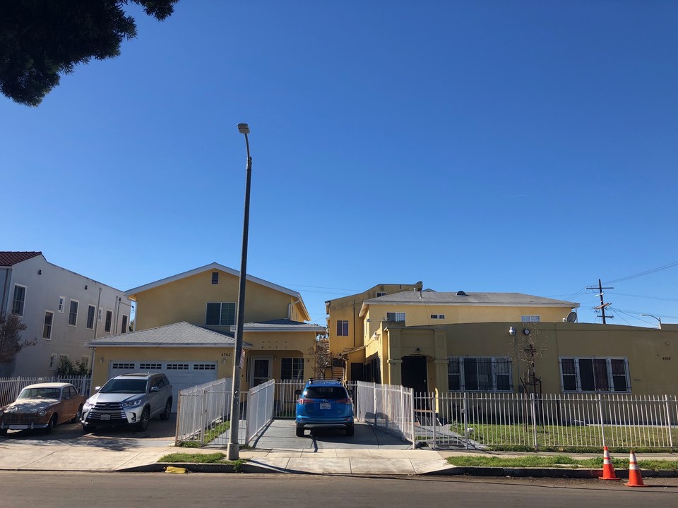 St Charles/ Vineyard Apartments in Los Angeles, CA - Building Photo