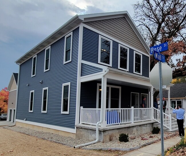 203 Wall St, Unit 205 Wall St