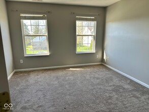 11802 Bills Ave in Fishers, IN - Foto de edificio - Building Photo