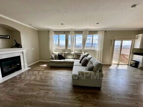 2889 W Chestnut St in Lehi, UT - Foto de edificio - Building Photo