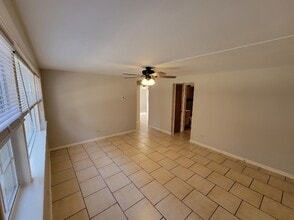 713 Lake St in Antioch, IL - Building Photo - Building Photo