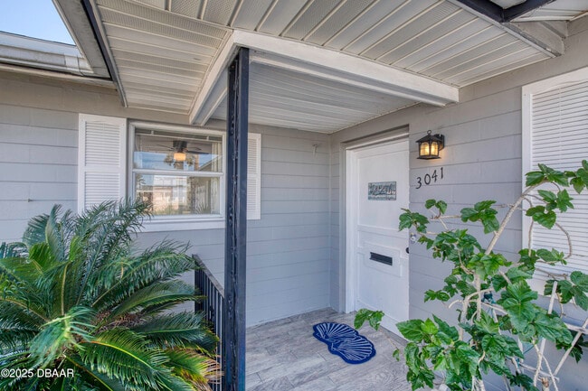 3041 N Oleander Ave in Daytona Beach, FL - Building Photo - Building Photo