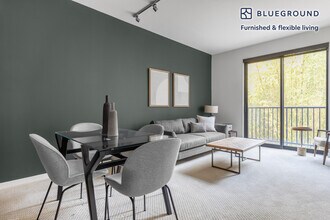 388 Santana Row in San Jose, CA - Building Photo - Building Photo