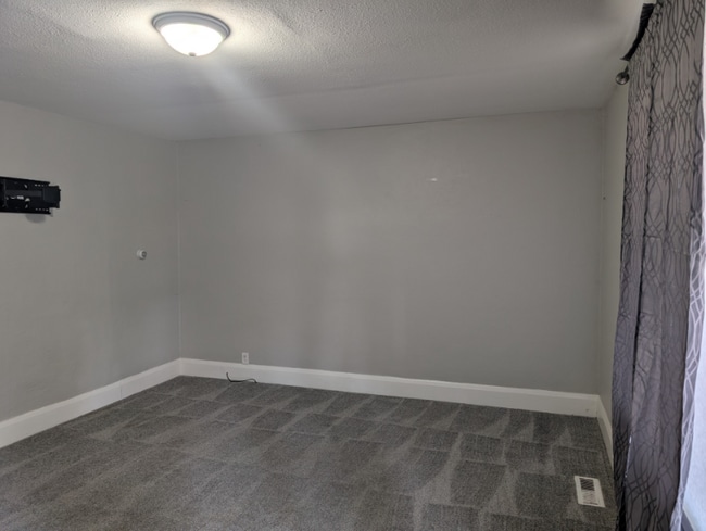 4205 Caroline Ave in Toledo, OH - Building Photo - Building Photo