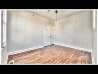 810 Brooks Ln photo'