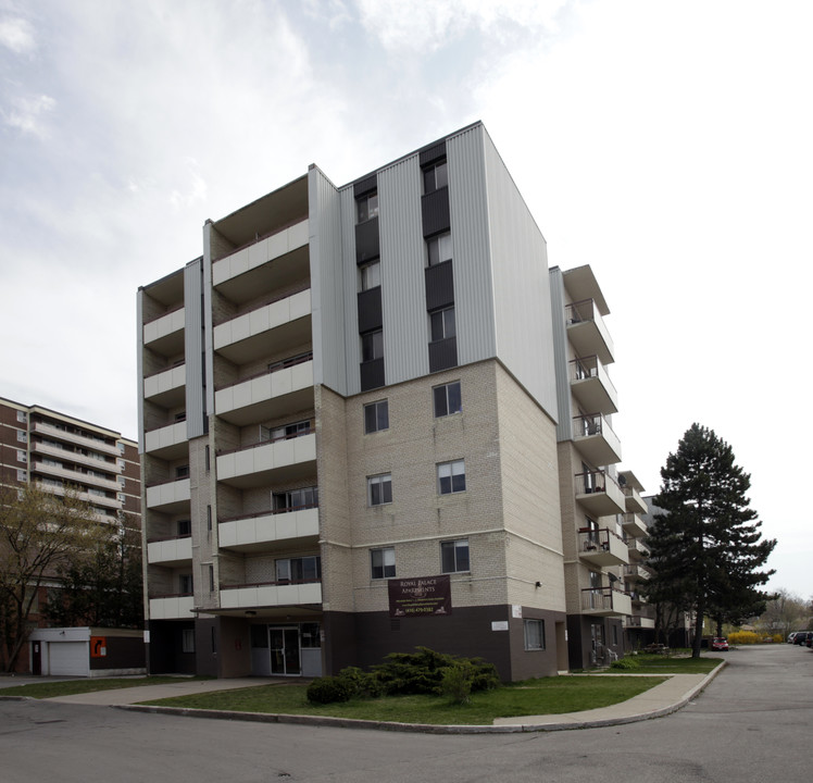 Royal Palace Apartments in Toronto, ON - Building Photo