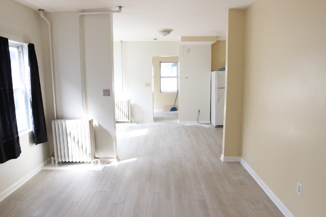 property at 1135 Oak St