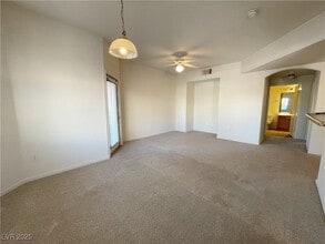 6160 Rumrill St, Unit 105 in Las Vegas, NV - Building Photo - Building Photo