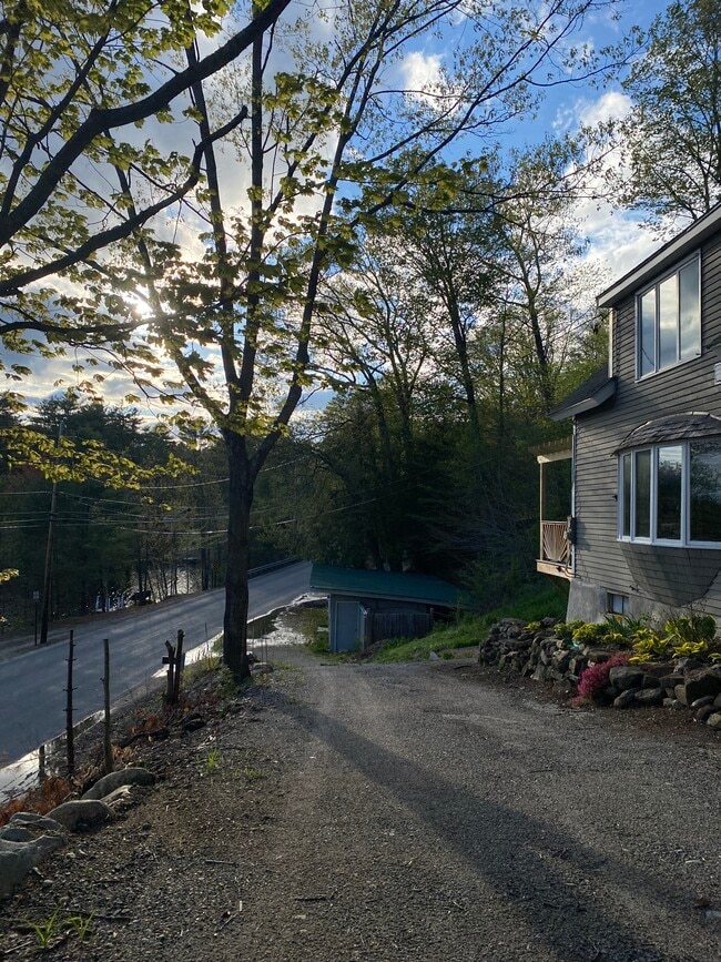 326 Reservoir Dr in Weare, NH - Building Photo - Building Photo