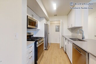 313 Avalon Cir in Smithtown, NY - Foto de edificio - Building Photo