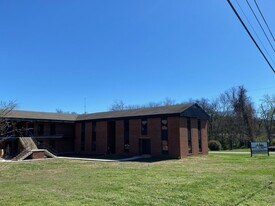 Pine Street Apartments in Pulaski, TN - Building Photo