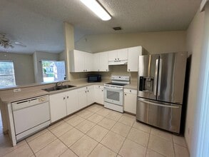 8566 99th Ave in Vero Beach, FL - Building Photo - Building Photo