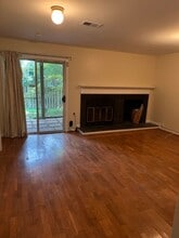 725 Twin Holly Ln in Silver Spring, MD - Building Photo - Building Photo