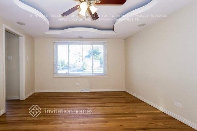 1905 W 49th Ave in Denver, CO - Foto de edificio - Building Photo