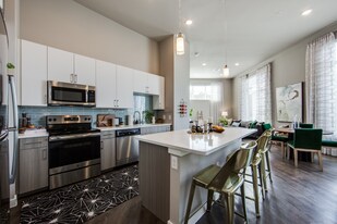 The Monarch Medical District Apartments in Fort Worth, TX - Building Photo