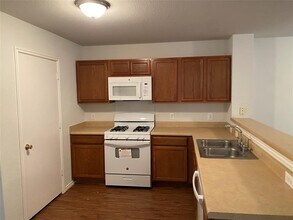 11808 Plains Valley Dr in Austin, TX - Building Photo - Building Photo