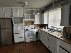 207 SW 7th St in Bentonville, AR - Foto de edificio - Building Photo