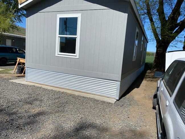 36539 US-12 in Dayton, WA - Building Photo - Building Photo