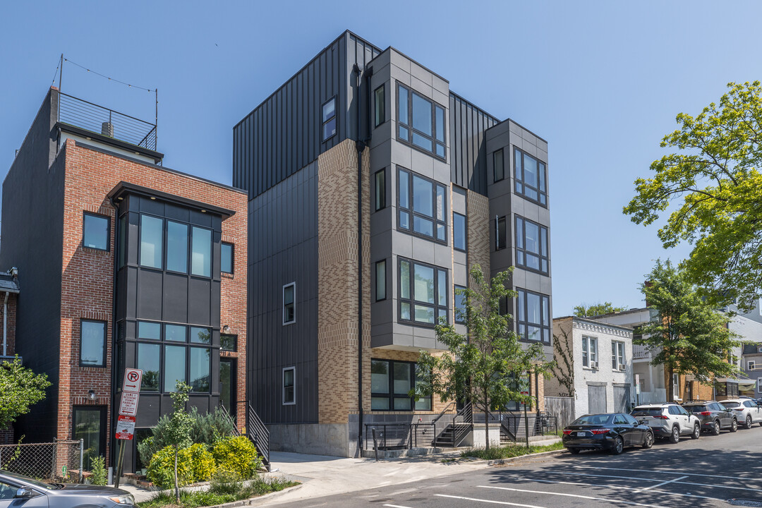 The Ashford in Washington, DC - Building Photo