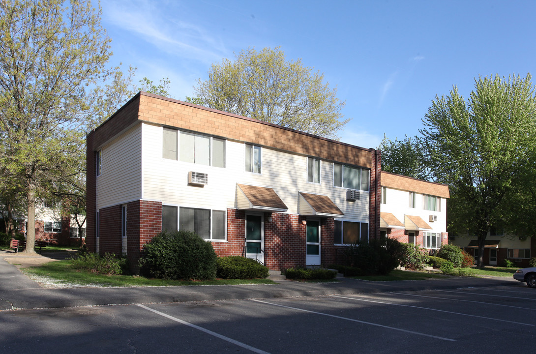 Eastbrook Apartments in Springfield, MA - Building Photo