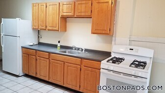 179 Harvard St in Cambridge, MA - Building Photo