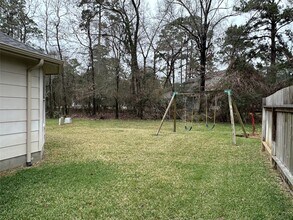 11530 Twain Dr in Montgomery, TX - Foto de edificio - Building Photo