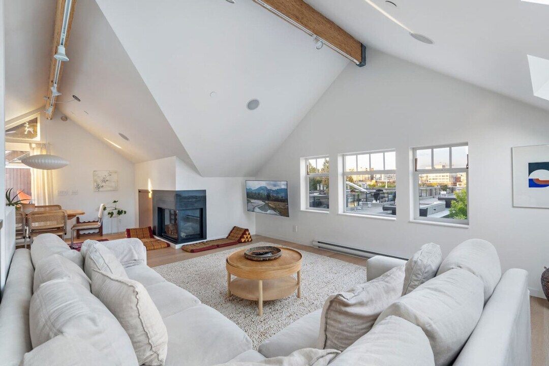 2200 Heather St in Vancouver, BC - Building Photo