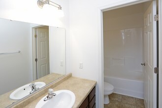 Old Orchard Apartments in Fargo, ND - Building Photo - Interior Photo