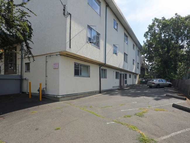 Camdora Apartments in Victoria, BC - Building Photo - Building Photo