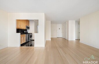 145 W 67th St in New York, NY - Building Photo - Building Photo