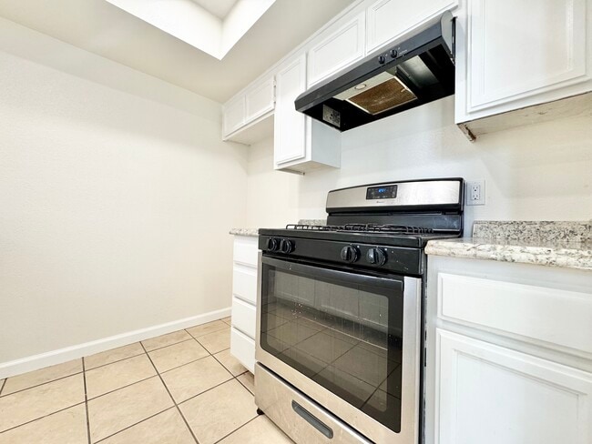 5917 Woodman Ave in Los Angeles, CA - Building Photo - Building Photo