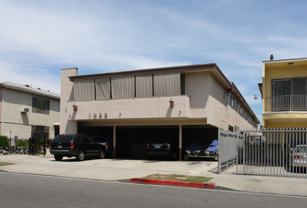 1028 N Kingsley Dr in Los Angeles, CA - Building Photo