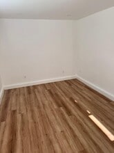 6624 1/2 Blewett Ave in Van Nuys, CA - Foto de edificio - Building Photo