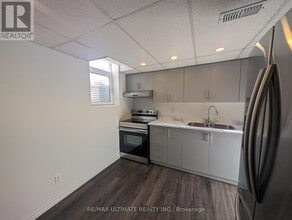 573 Sheppard Ave in Pickering, ON - Building Photo - Building Photo