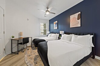 205 S Kings Dr in Charlotte, NC - Building Photo - Building Photo