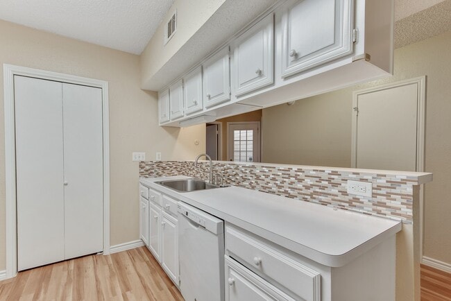 property at 955 Memorial Village Dr