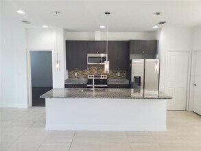 212 Grouper Ct in Poinciana, FL - Building Photo - Building Photo