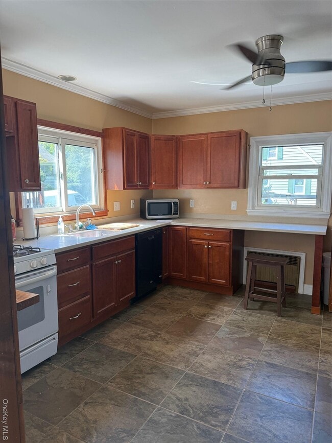 1208 Jackson St in Peekskill, NY - Building Photo - Building Photo