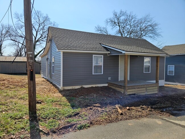 property at 1405 Stebbins St