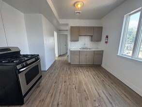 12 Maple Ave in Linden, NJ - Building Photo - Building Photo
