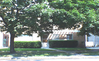 7237-7329 N Ridge Blvd Apartments