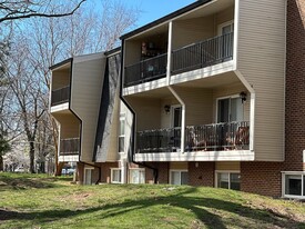 Cardinal Village Apartments in Louisville, KY - Building Photo - Building Photo