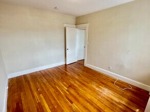 2015 Commonwealth Ave, Unit 27 in Auburndale, MA - Building Photo - Building Photo
